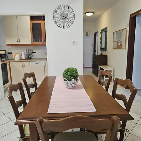 Rosovic J&c Apartmán *